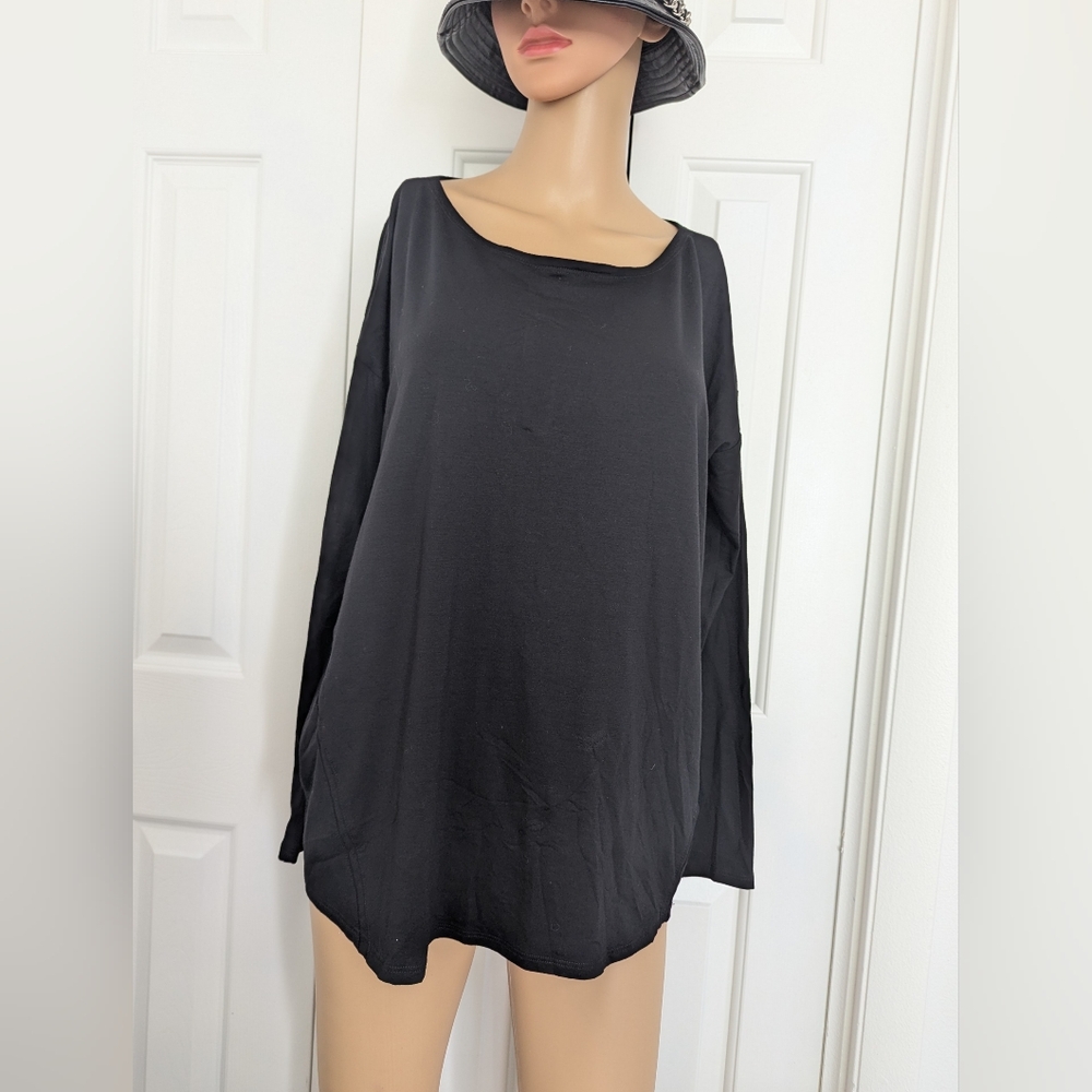 Eileen Fisher Classic Black  Crew Neck Long Top Size S/P.
